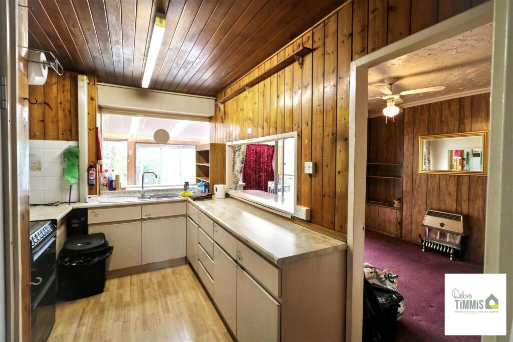 House in Stoke-on-Trent - View 4