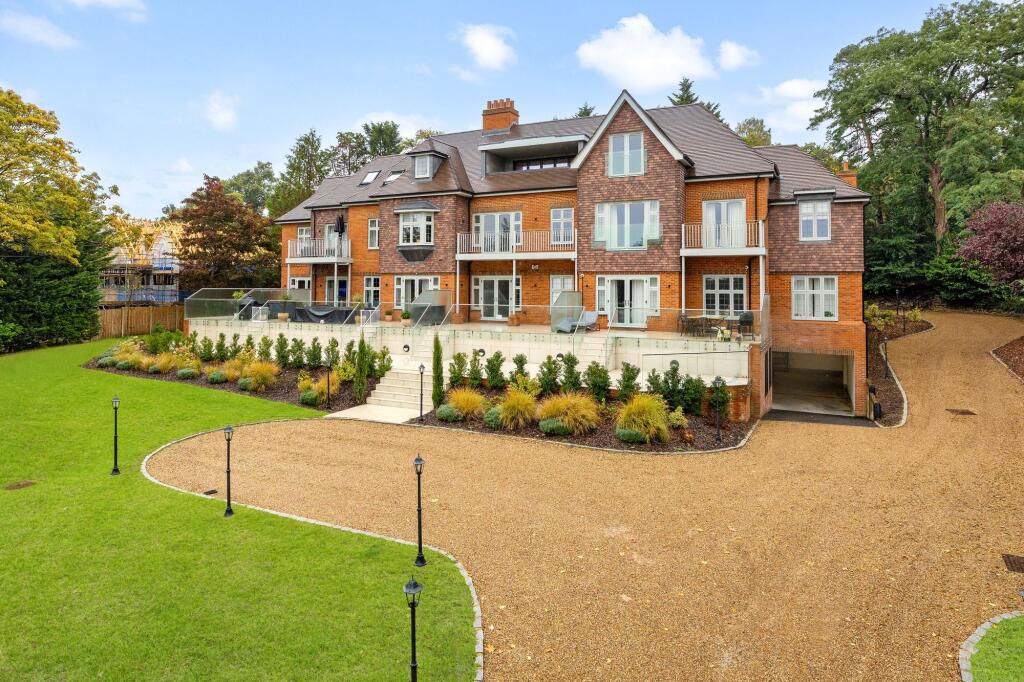 Apartment 12, Langdon Grange, 3 Holtwood Road, Leatherhead, KT22 0QL photo 2