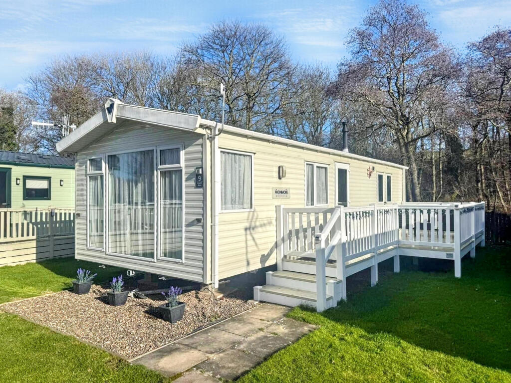 2-bed caravan on South Road, Wooler, Northumberland, NE71 6NJ, £19,995