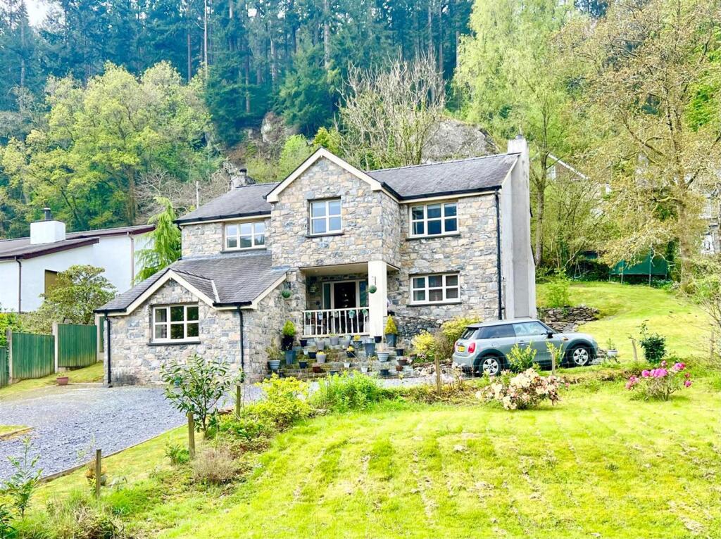 4-bed house on Betws Y Coed, £595,000