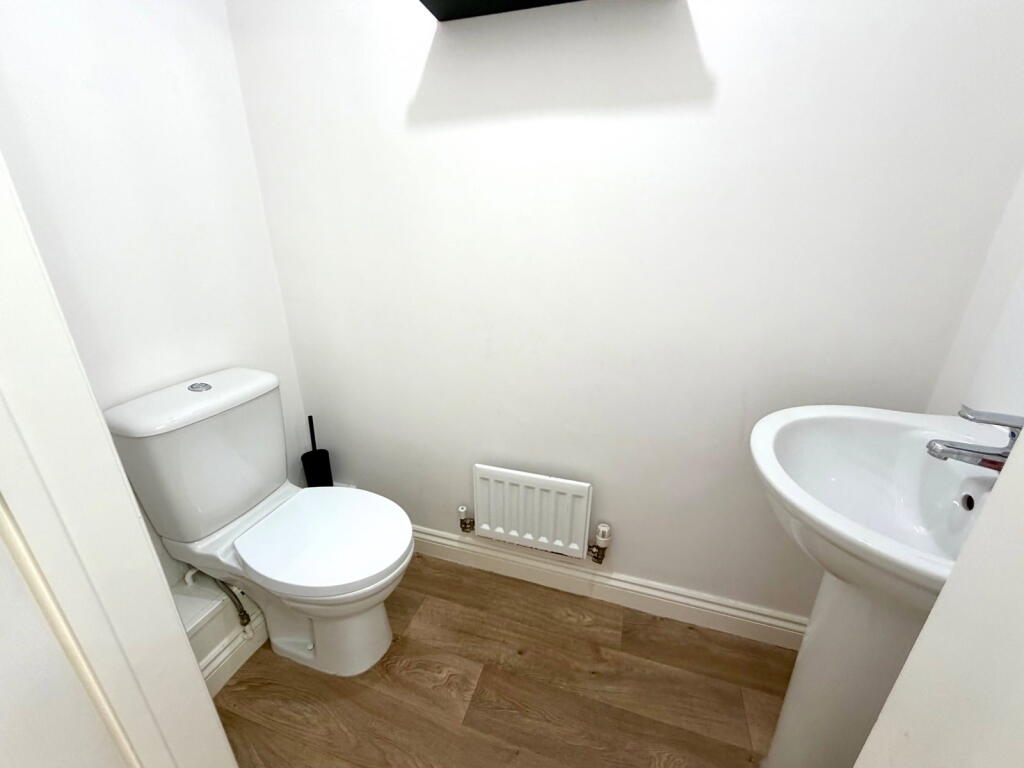 Chauntry Avenue, Penistone, Sheffield, S36 6EE photo 5