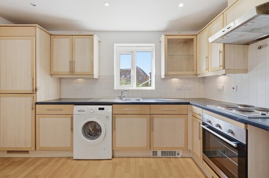 WINDERMERE AVENUE, Purfleet photo 4