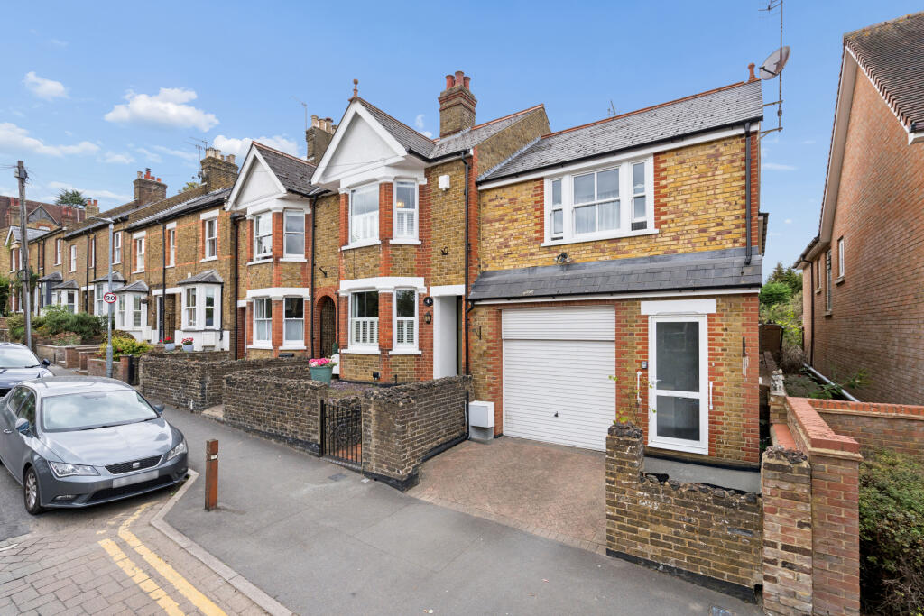 Main image of property: Cross Oak Road, Berkhamsted, HP4