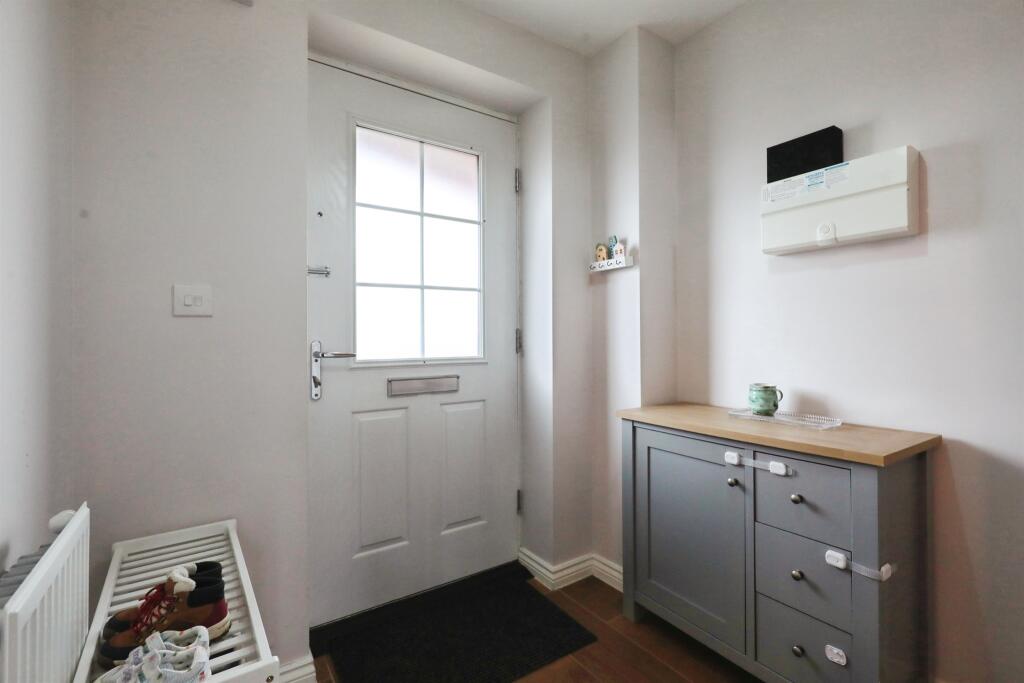 Flint Close, Southam photo 2