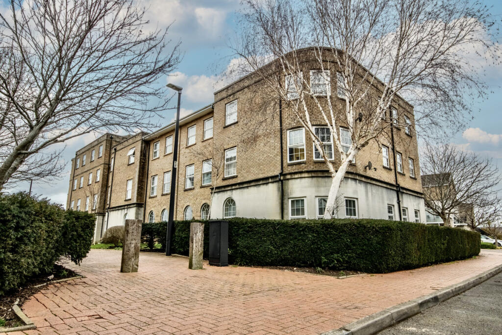 Main image of property: Llwyn Passat, Penarth, CF64