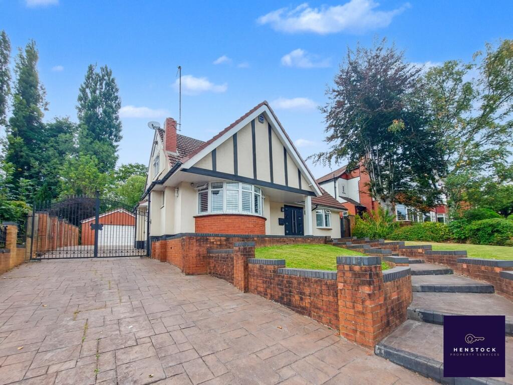 4-bed detached on Manchester New Road, Alkrington, Middleton, Manchester, M24, £650,000