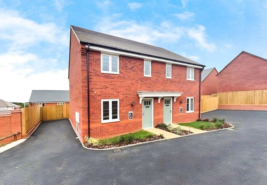 Main image of property: Comfrey Close, Warwick, CV34