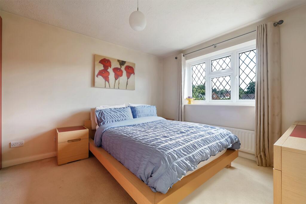 House in Croydon - More