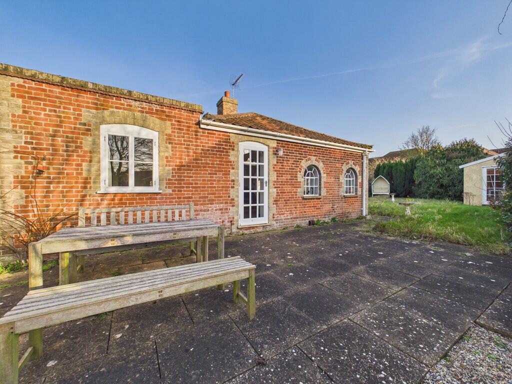 3-bed detached on Old Mill Loke, Loddon, £400,000