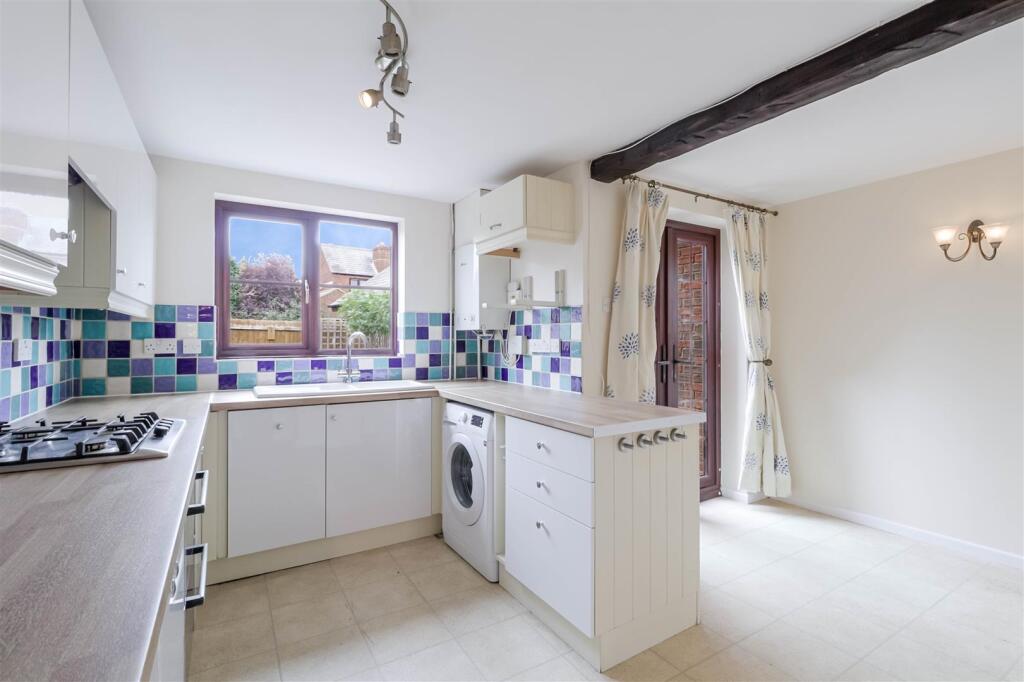 House in Gloucester - View 3