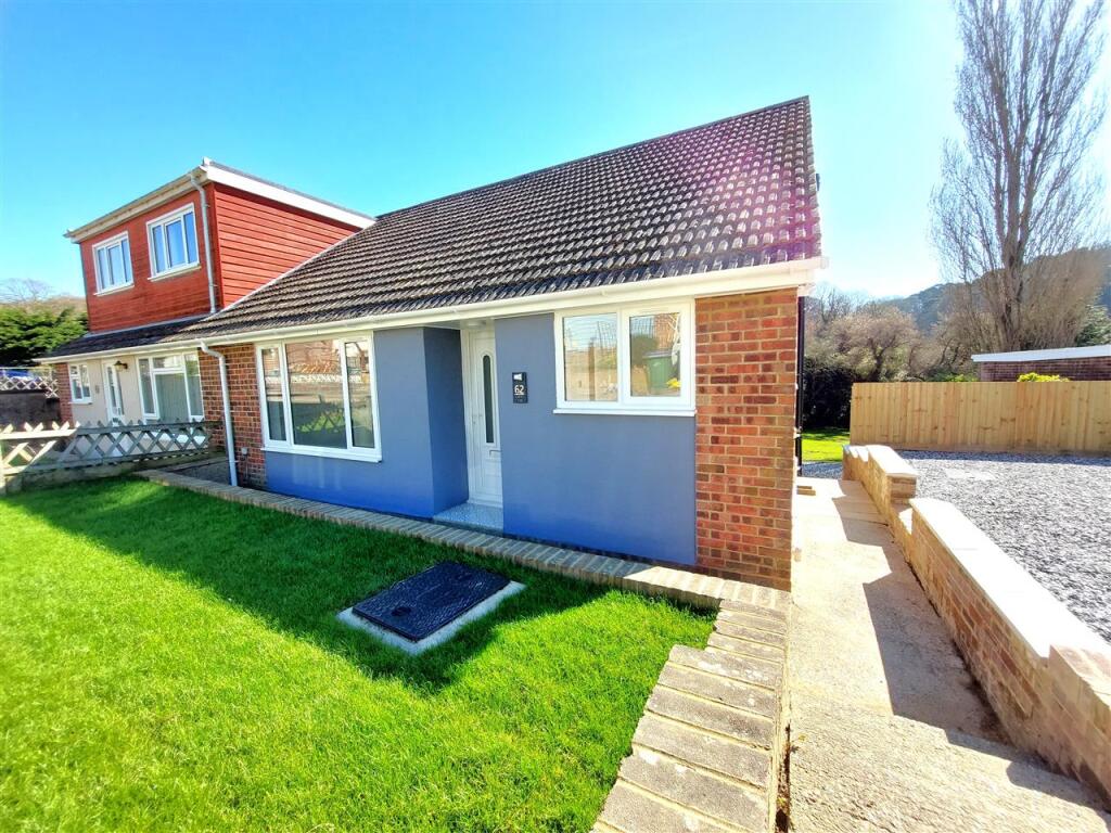 House in Folkestone, St Martin's Plain, Hornstreet - View 2