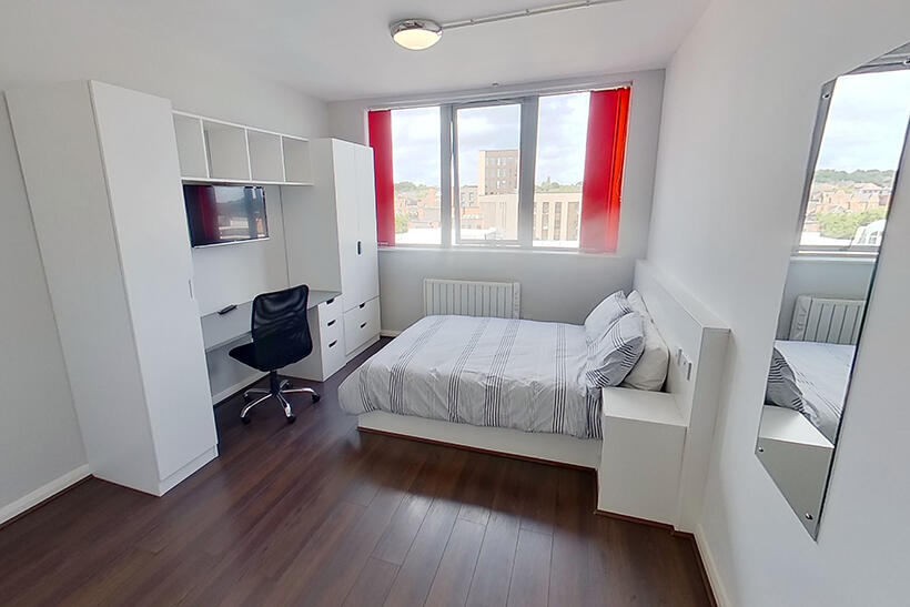 Main image of property: Flat 506, Victoria House,76 Milton Street, Nottingham, NG1 3RB