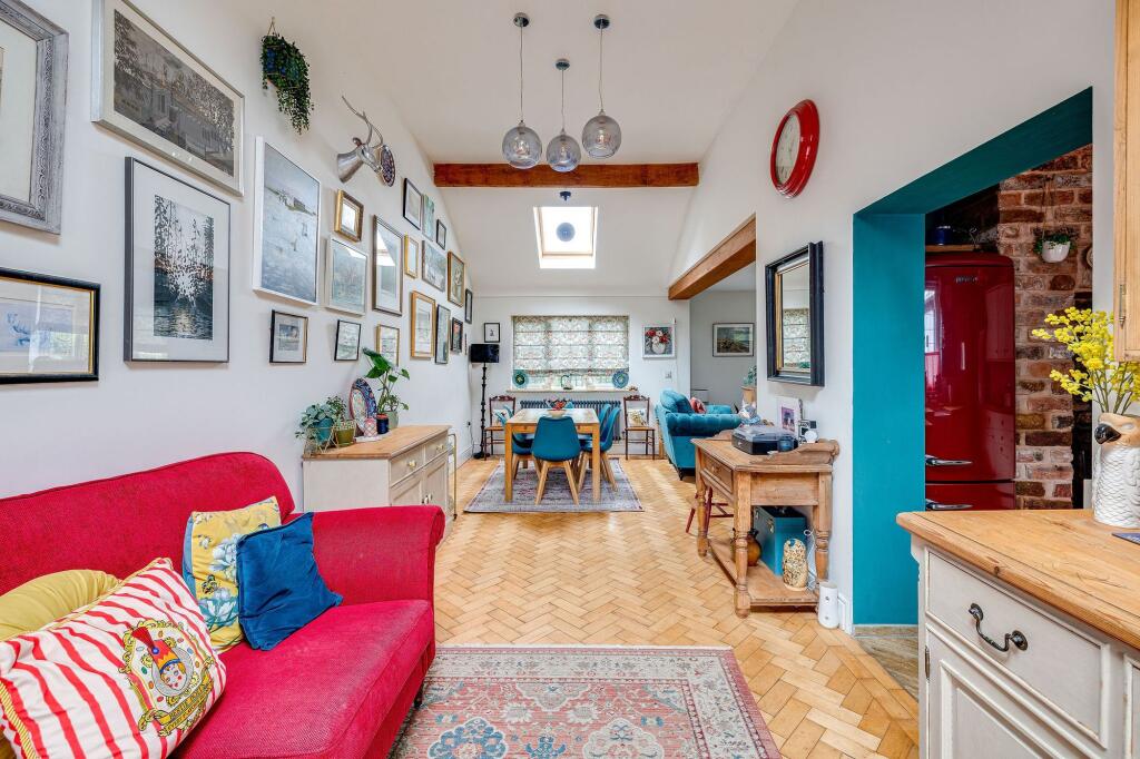 House in Lavister, Broadoak, Rossett - View 2