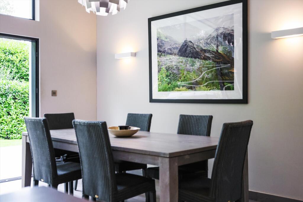 Riverside Drive, Esher, Surrey, KT10 – pohled 4