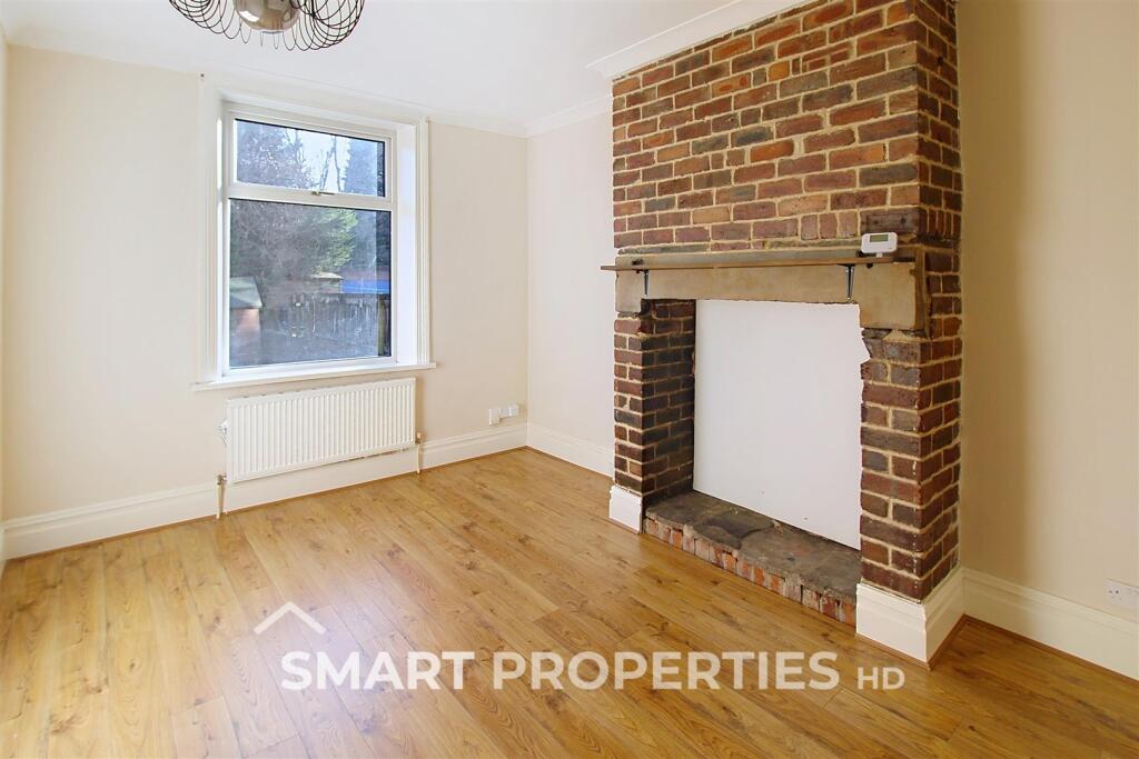 House in Huddersfield - View 5