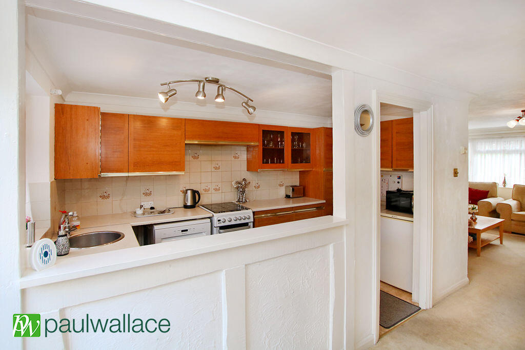 House in Waltham Cross, Turnford - More