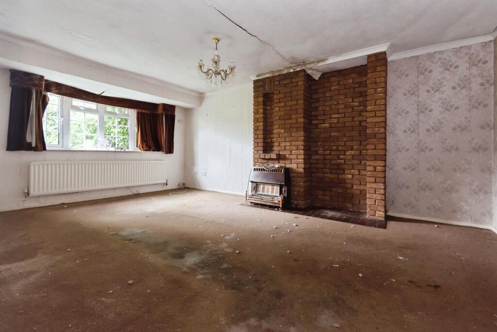 House in Birmingham, West Midlands - More