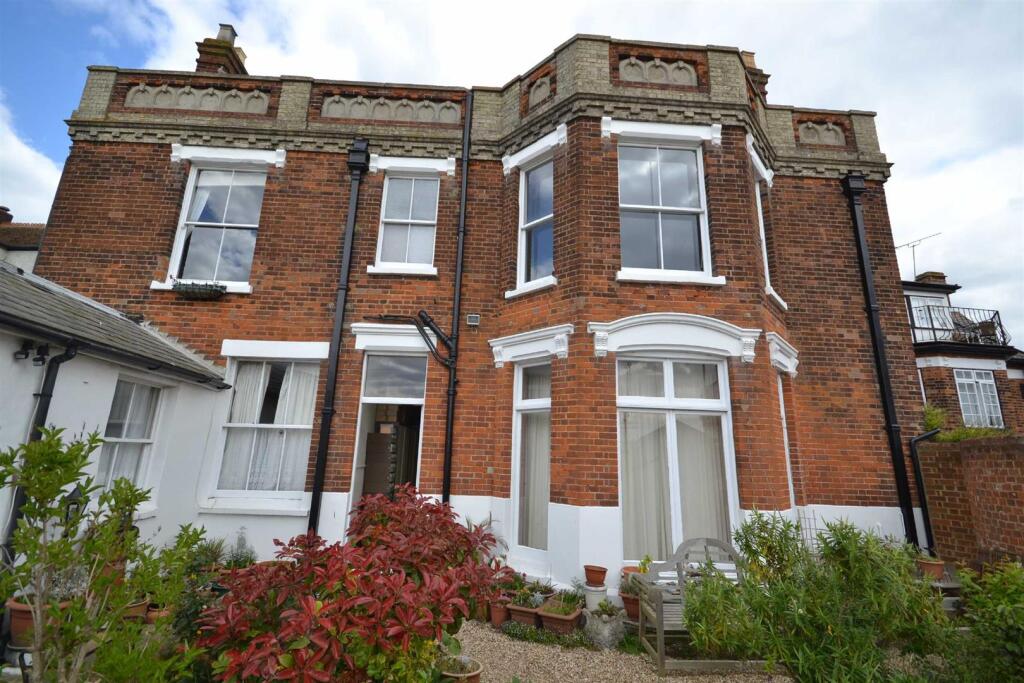 Main image of property: High Street, Burnham-on-Crouch