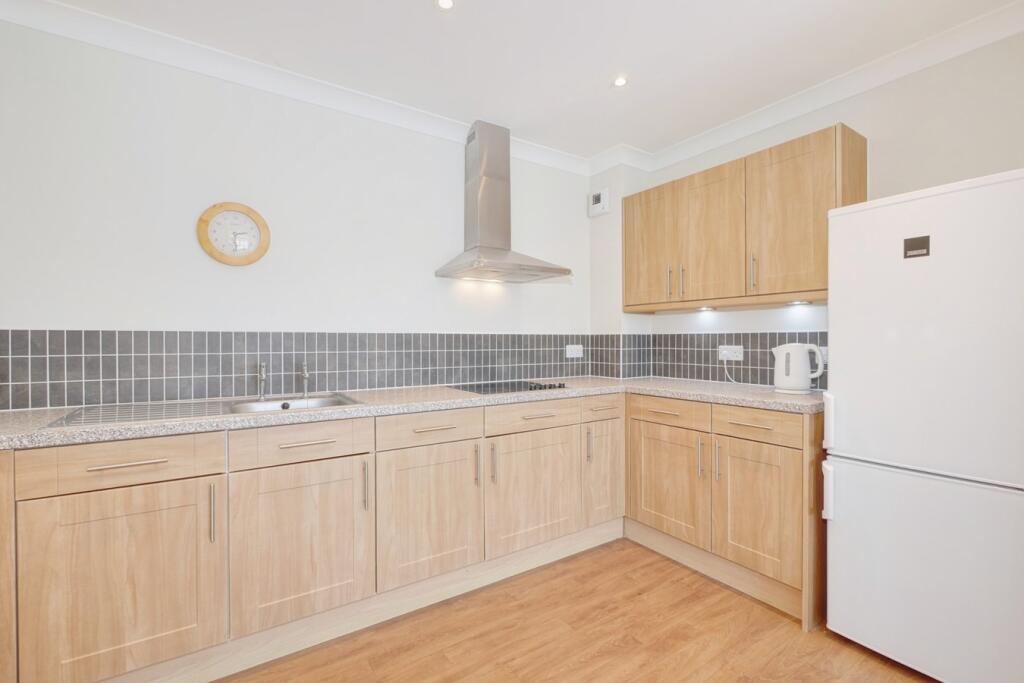 Binder Lane, Hailsham, BN27 photo 3
