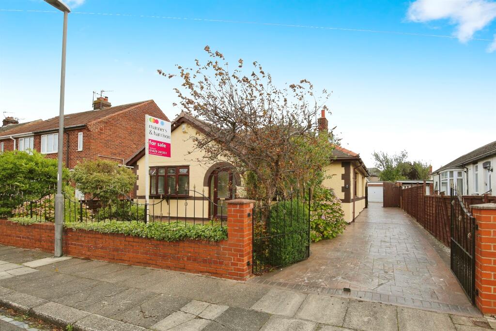 3-bed detached on 11 Berkeley Avenue, £250,000