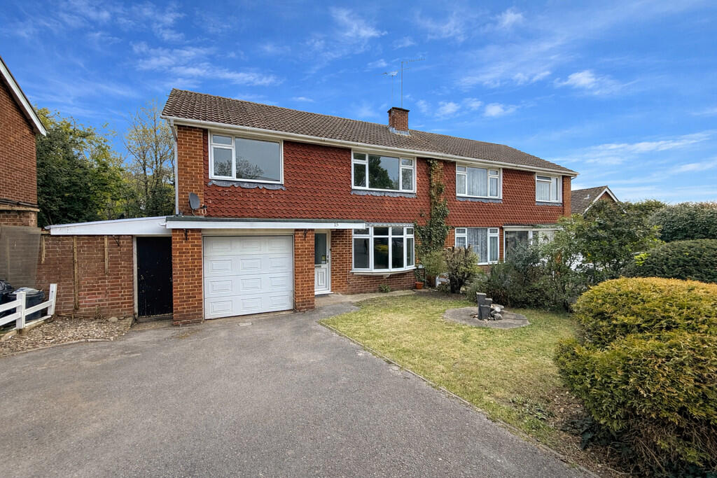 Main image of property: Deerleap Close, Hythe, Southampton