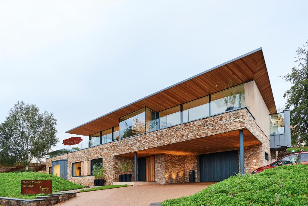 Main image of property: Topsham, Exeter, EX3