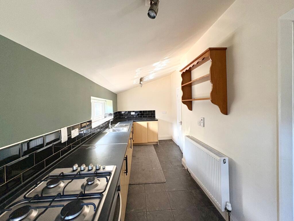 House in Huddersfield - View 4