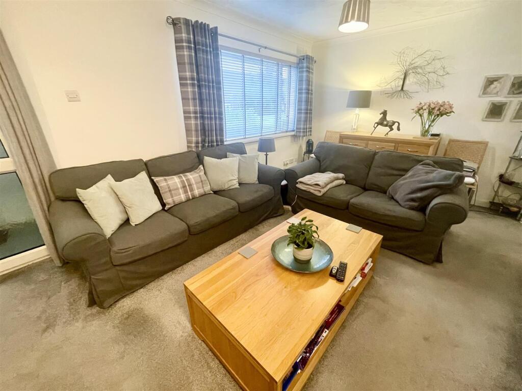 Conrad Close, Liden, Swindon photo 2