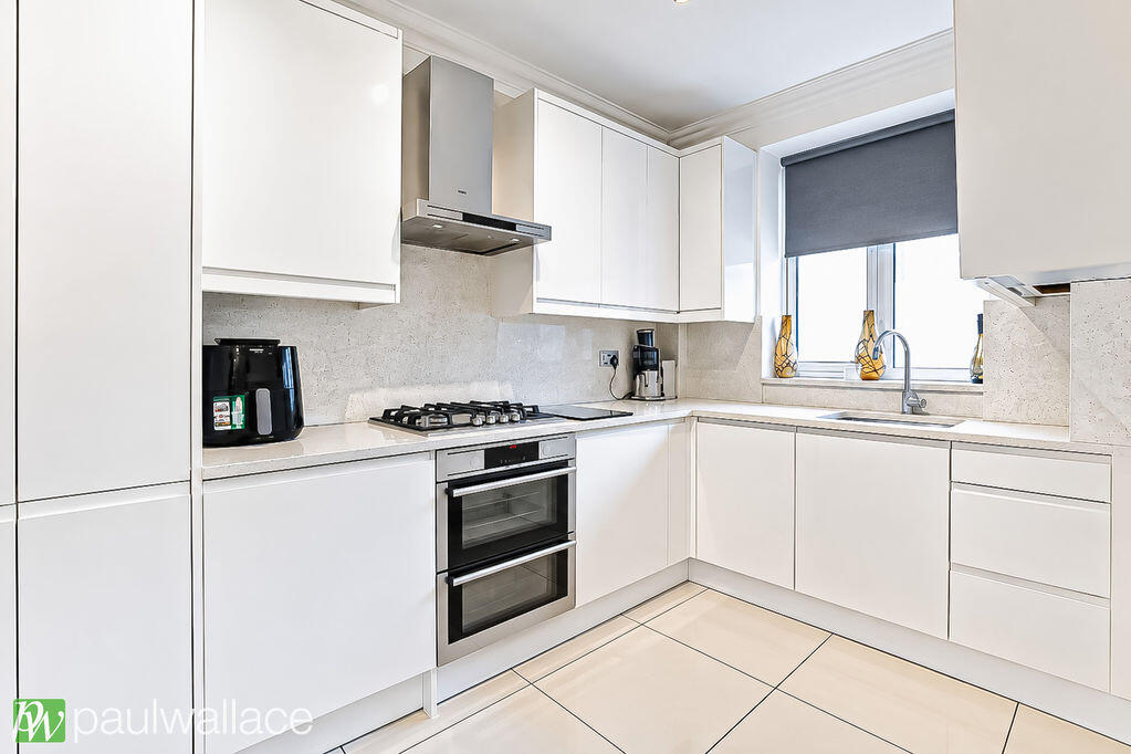 Apartment in London - View 2