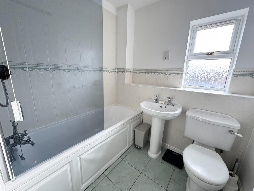 Additional image 15 of Dickens Heath Road, B90