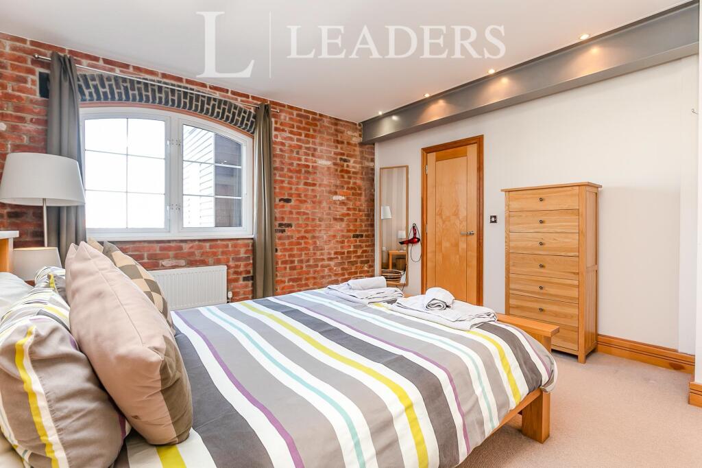 Apartment in Eastbourne, Phoenix Drive, Sovereign Harbour - View 5
