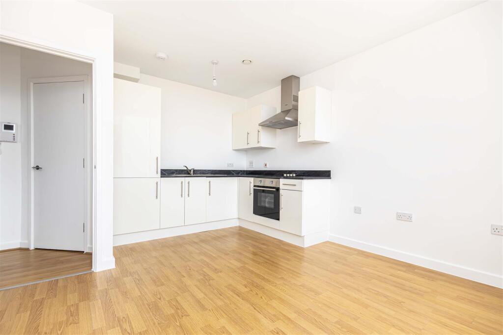 Main image of property: 4th Floor, Newly Refurbed Apartment in Central Bournemouth.