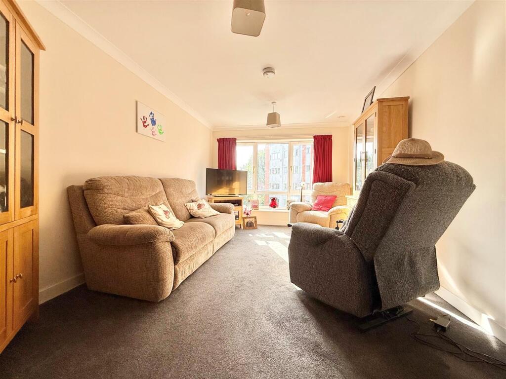 Additional image 6 of Queensridge Court