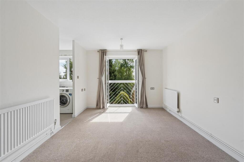 Apartment in Denham Green, Denham - View 3