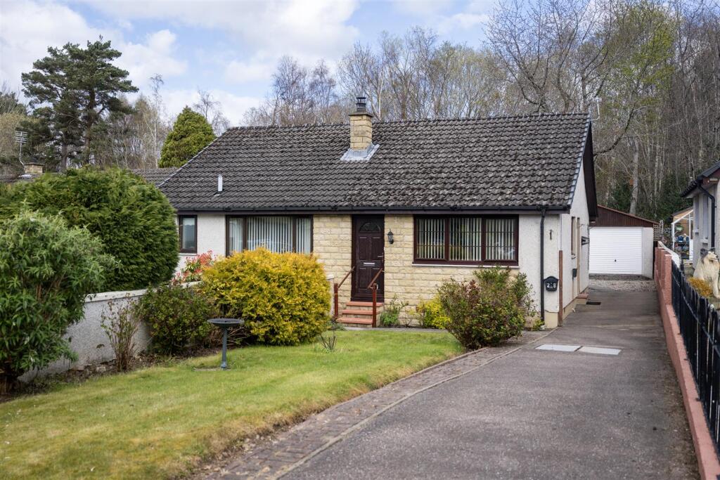 Main image of property: 28 Murray Place, Smithton, Inverness
