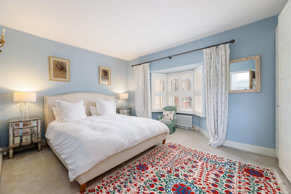 House in London, Shepherd's Bush - More