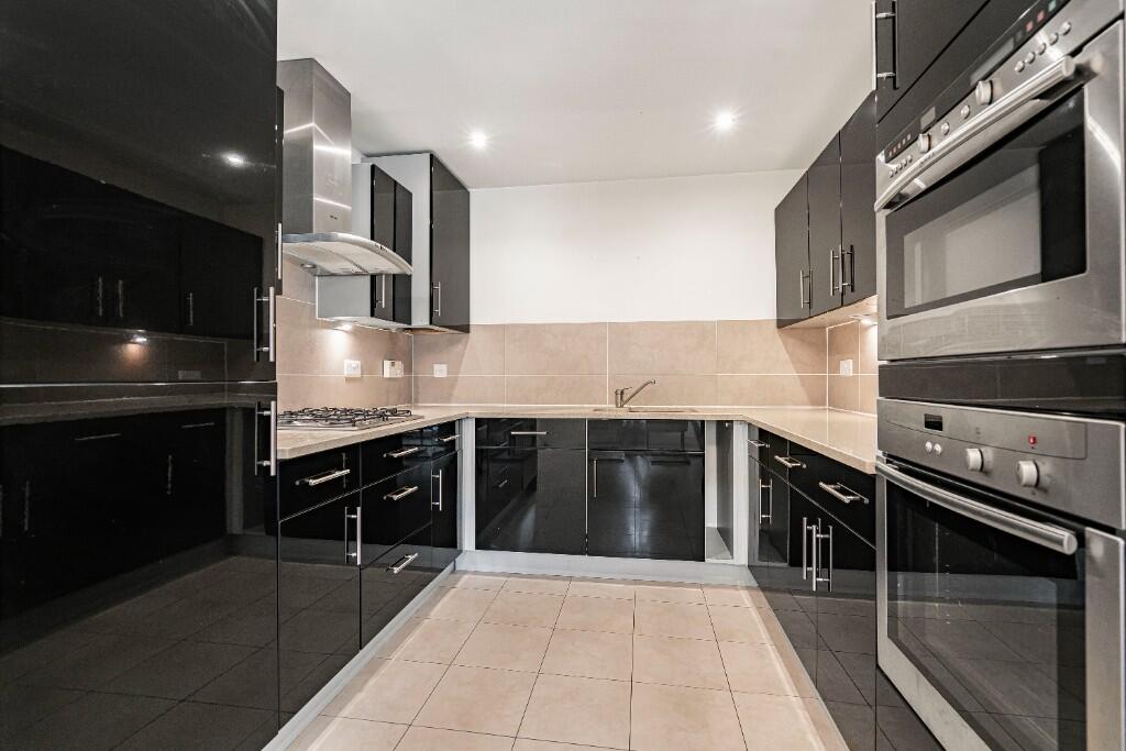 Greenmount Close, Bolton, Greater Manchester, BL1 photo 4