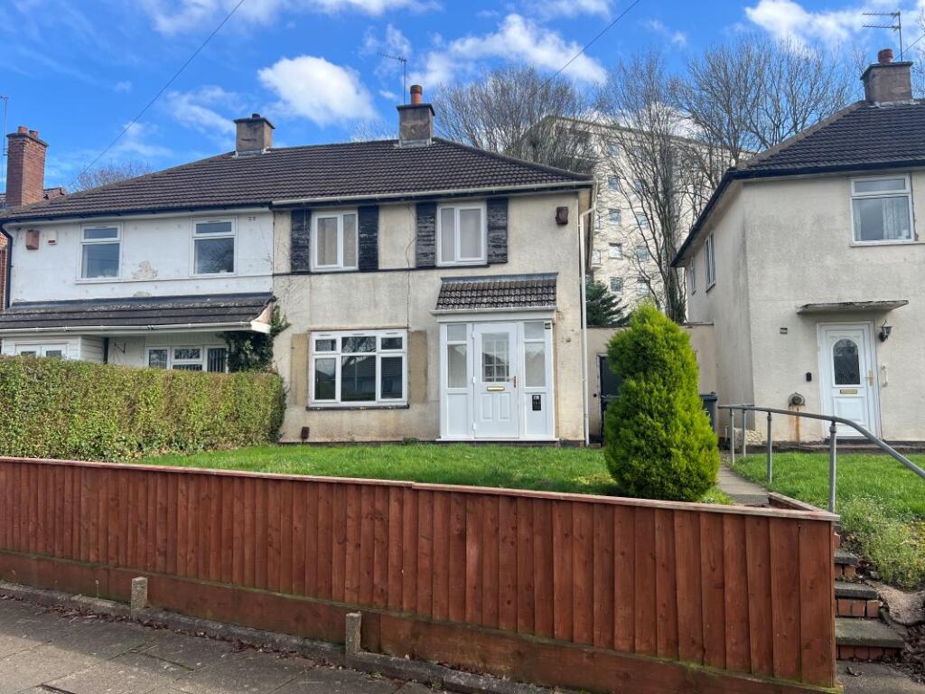 Main image of property: 152 Central Avenue, Northfield, Birmingham, B31 4JH