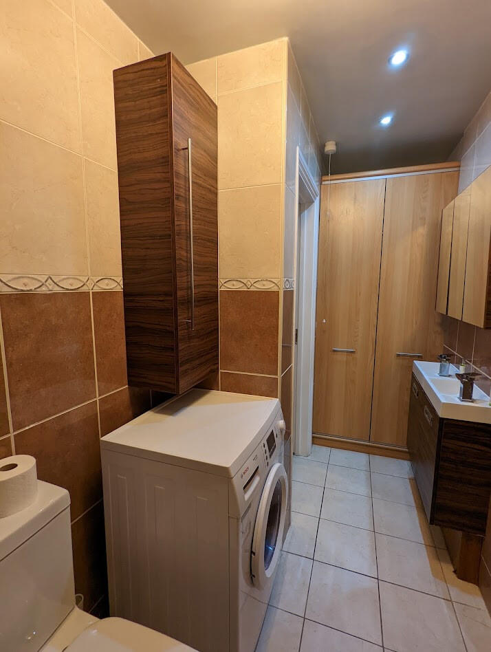 House in London - View 2