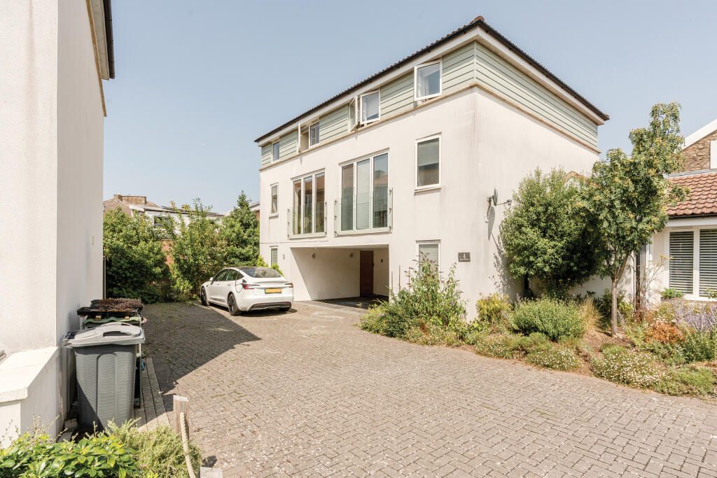 Main image of property: Rose Mews, Portishead, North Somerset