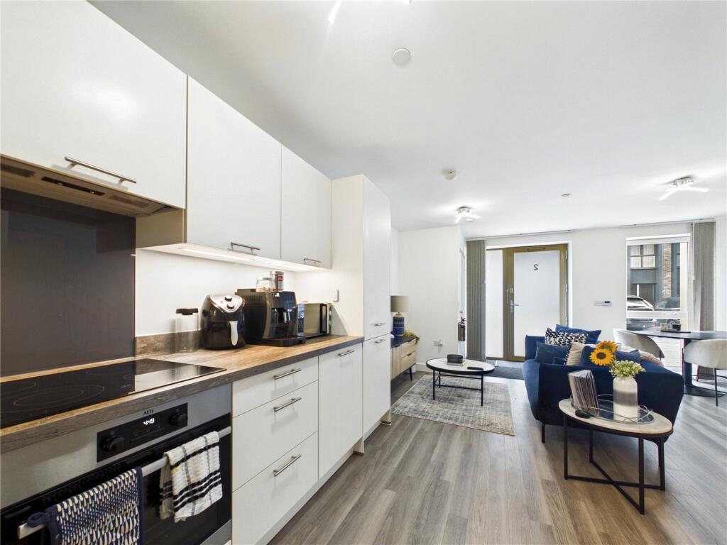Apartment in Chelmsford - More