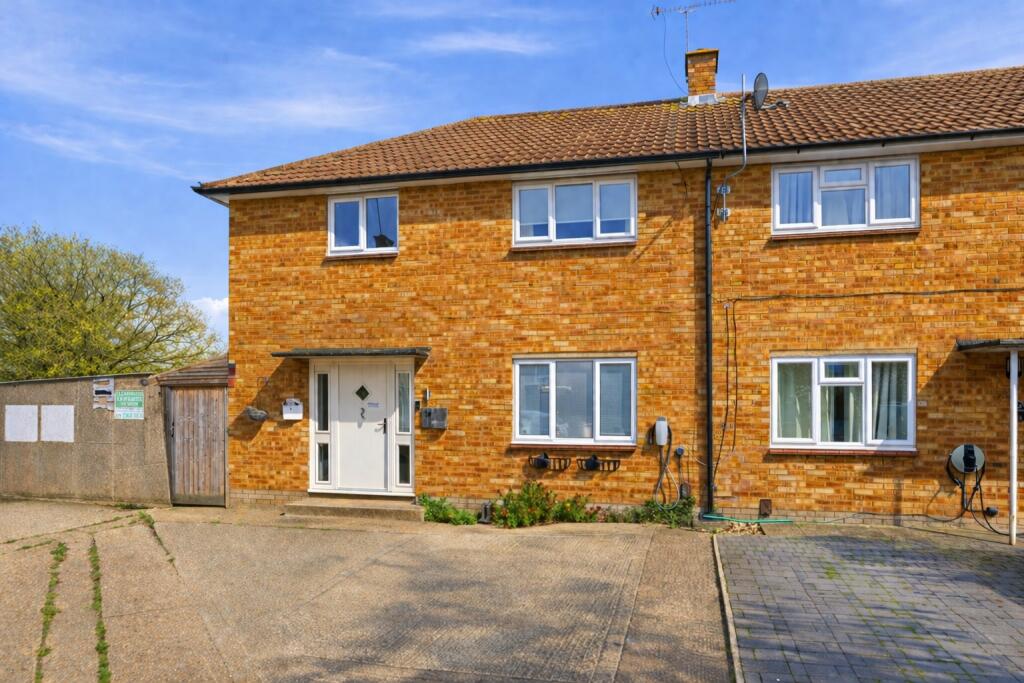 Main image of property: Hampden Place, Frogmore, St. Albans, Hertfordshire, AL2