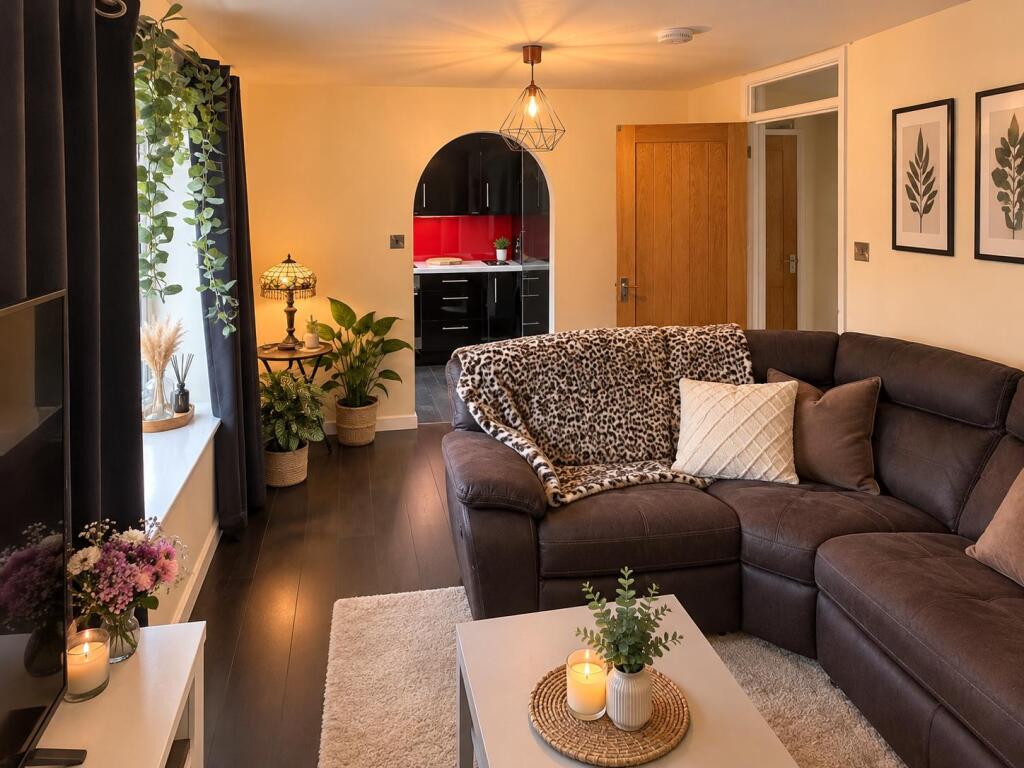 Apartment in Rushmoor, Hampshire - View 3