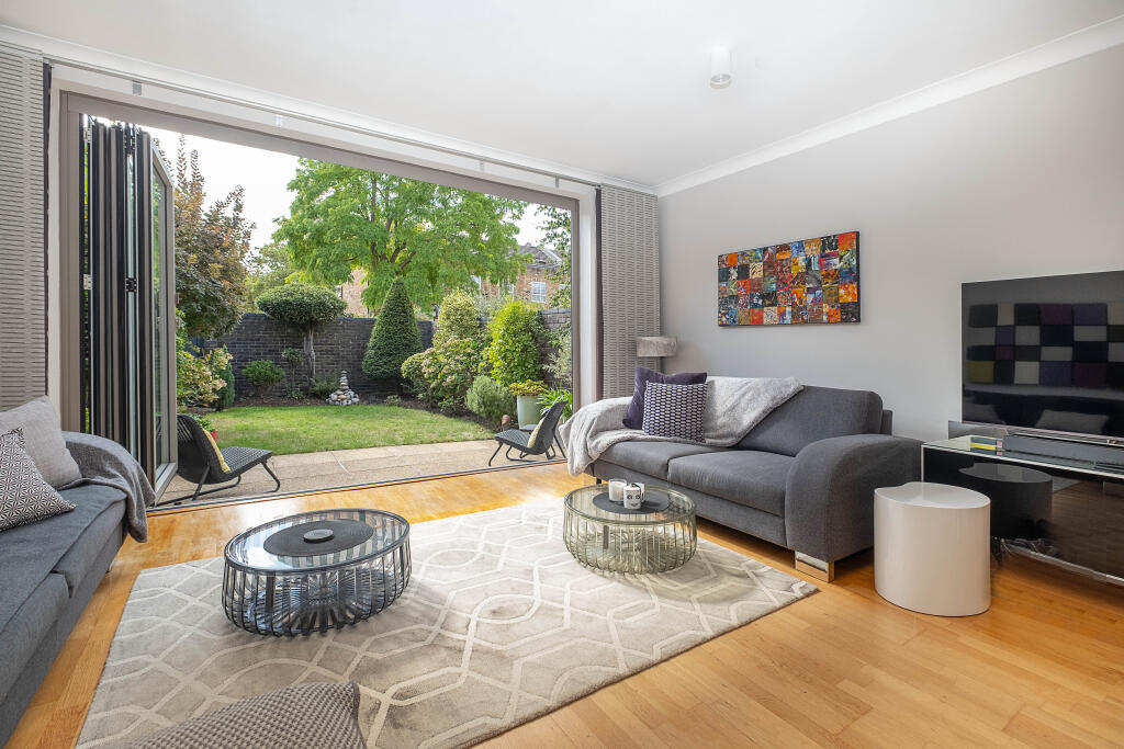 House in Twickenham, Strawberry Hill - View 4