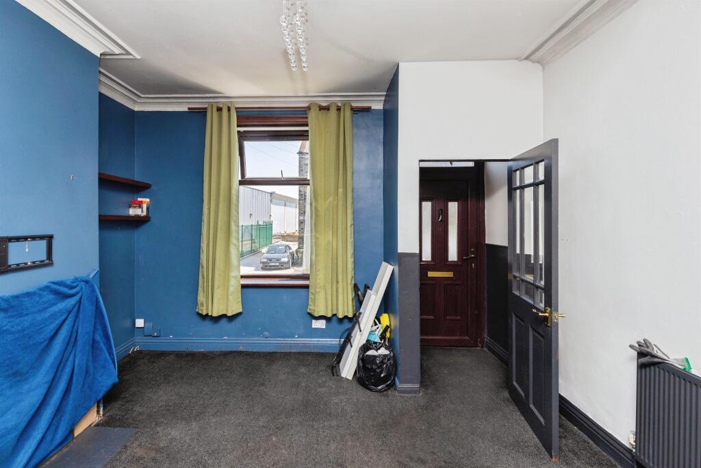 Runswick Terrace, Bradford photo 2