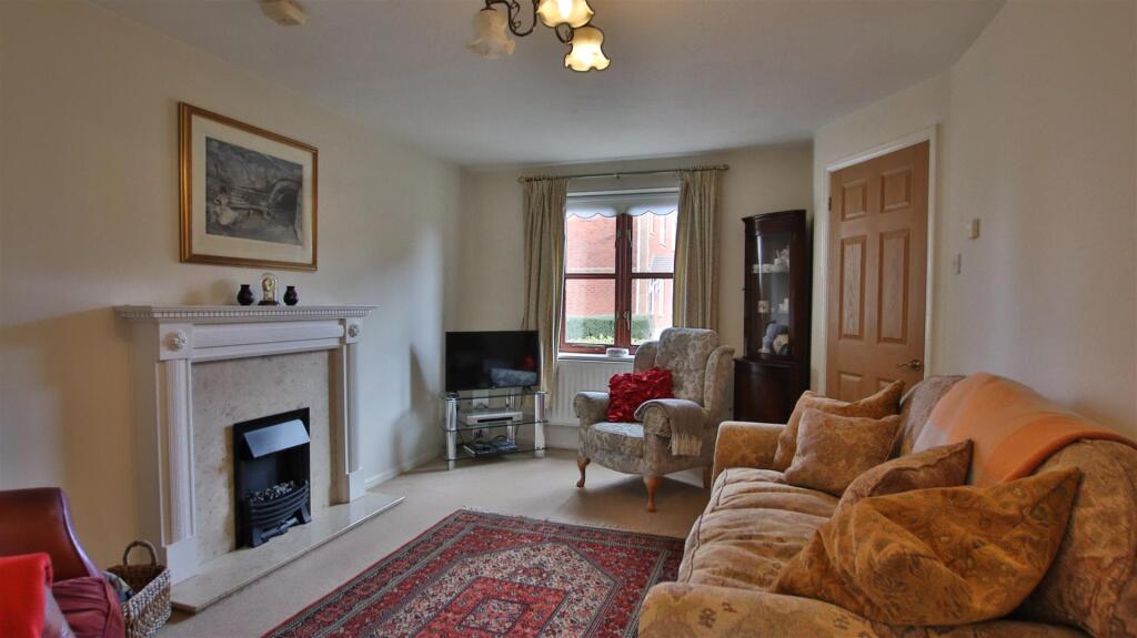 Graylag Crescent, Walton Cardiff, Tewkesbury - View 4