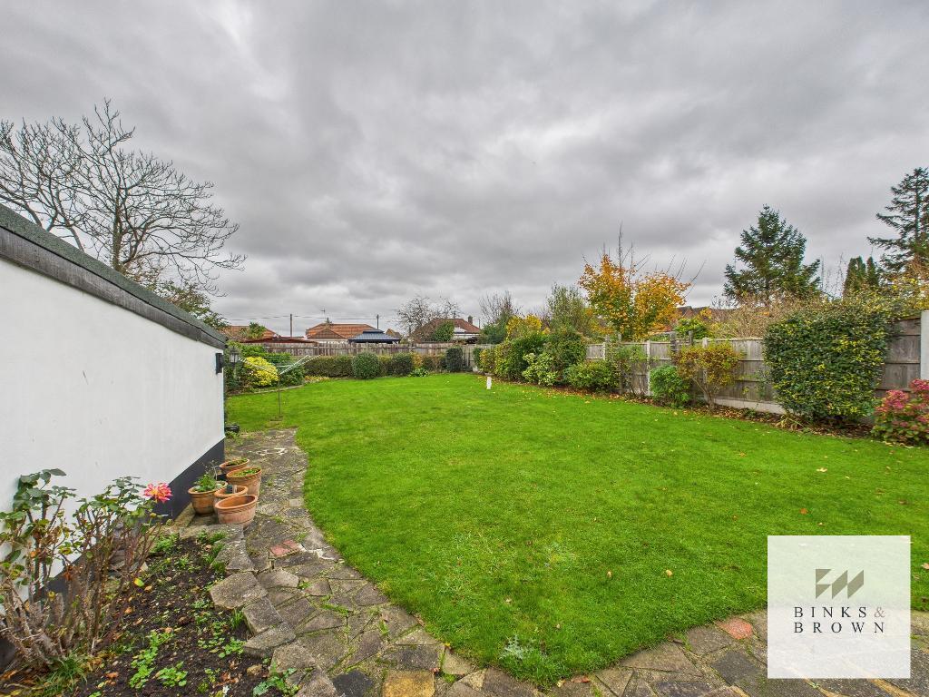 Chamberlain Avenue, Corringham, Essex, SS17 7PA photo 4