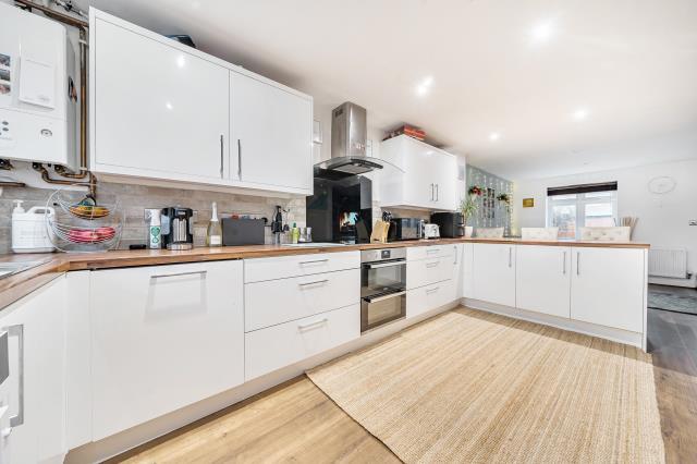 Broad Way, Upper Heyford, Bicester photo 4