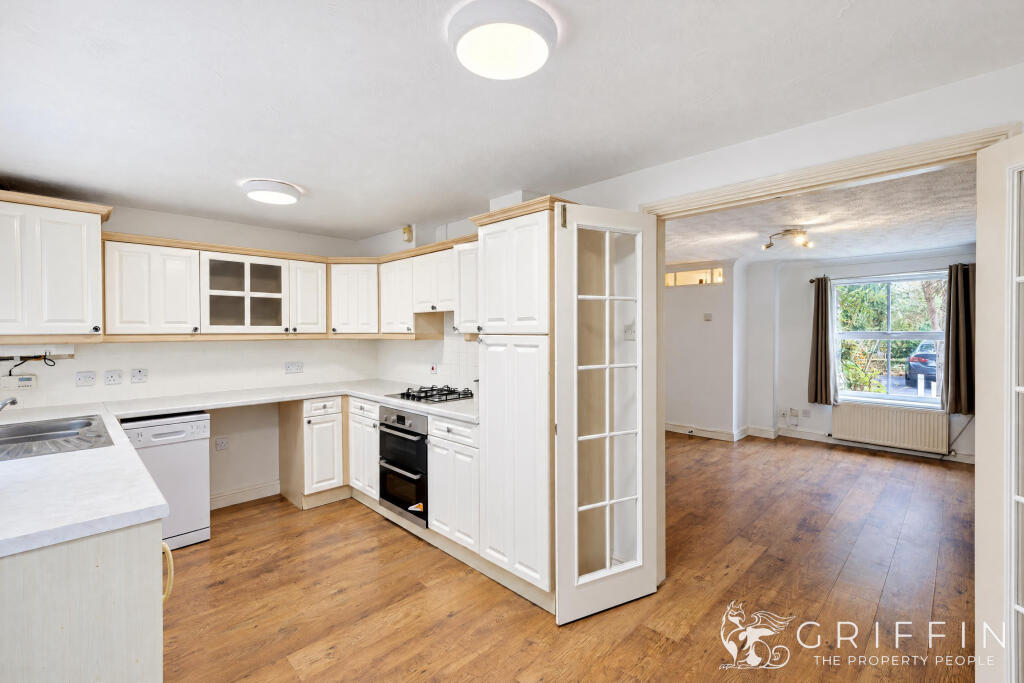 Hyde Close, Chafford Hundred, Grays, RM16 photo 4