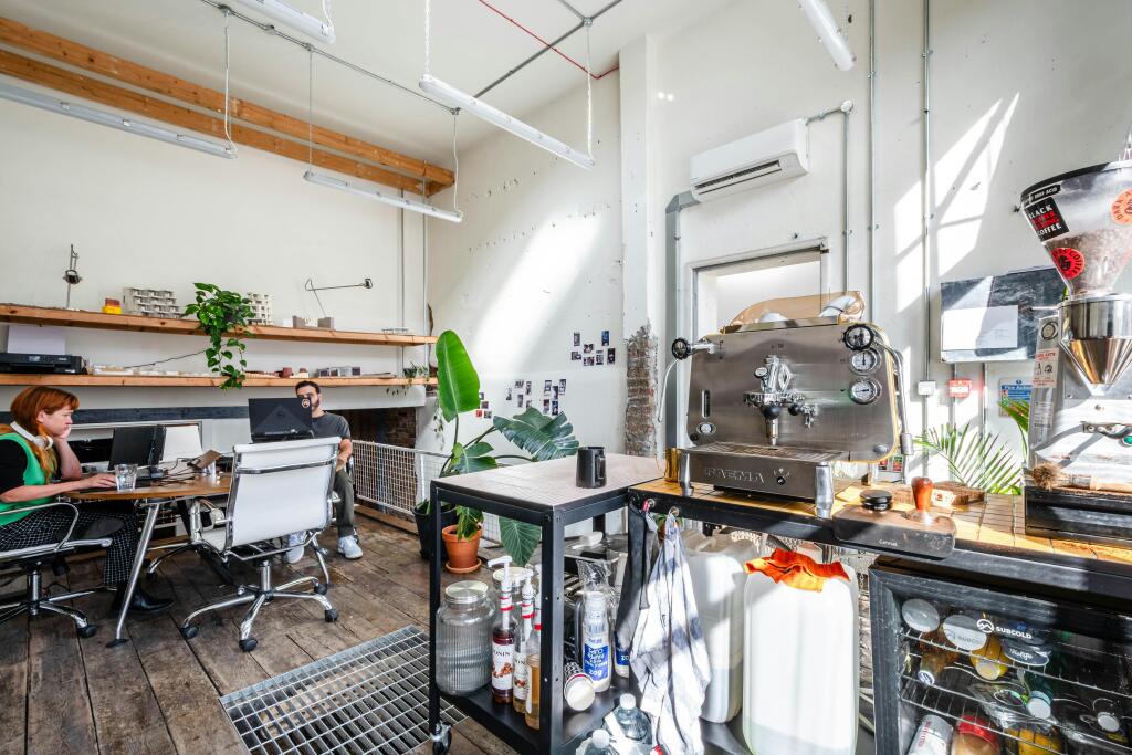 Hackney Rd 493495 NEW  Low Res 10.jpg